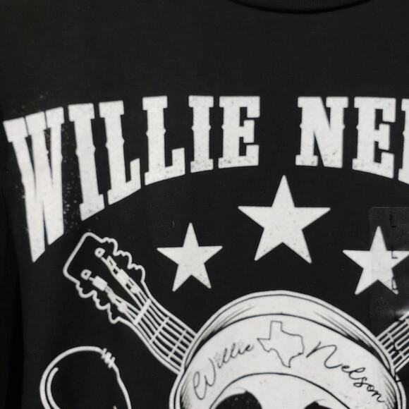 Willie Nelson born for trouble skull guitar graphic t-shirt NWT men's size small - Picture 6 of 8